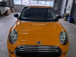 Orange Gebraucht 2016 Mini ONE Kleinwagen | 6.490 €