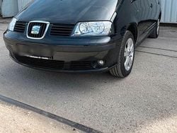 Schwarz Gebraucht 2010 Seat Alhambra Van / Kleinbus | 7.300 €