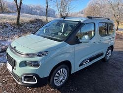 Grün Gebraucht 2020 Citroën Berlingo Feel Van / Kleinbus | 17.200 € (Guter Preis)