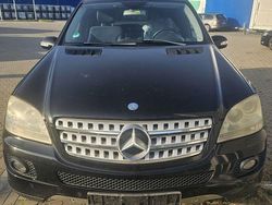 Schwarz Gebraucht 2005 Mercedes ML350 SUV | 4.500 € (Fairer Preis)