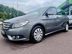 Grau Gebraucht 2013 Mercedes B180 Van / Kleinbus | 10.590 € (Fairer Preis)