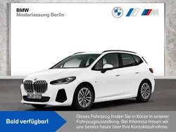 Weiß Gebraucht 2024 BMW 218 Active Tourer Luxury Line Van / Kleinbus | 34.880 € (Fairer Preis)