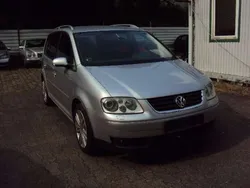 Reflexsilber metallic Gebraucht 2006 VW Touran Highline Van / Kleinbus | 2.249 € (Guter Preis)