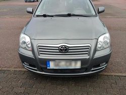 Grau Gebraucht 2004 Toyota Avensis T2 Kombi | 1.999 € (Fairer Preis)