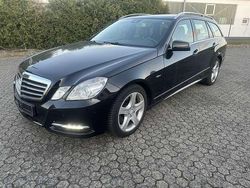 Obsidianschwarz metalliclack Gebraucht 2011 Mercedes E300 Kombi | 11.490 € (Guter Preis)