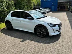 Weiß Gebraucht 2023 Peugeot 208 GT Kleinwagen | 21.000 € (Fairer Preis)