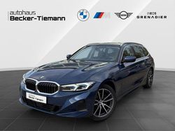 Blau Gebraucht 2022 BMW 320 Sport Line Kombi | 23.901 € (Fairer Preis)