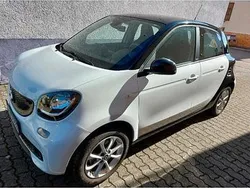 Weiß Gebraucht 2016 Smart ForFour Passion Kleinwagen | 8.500 € (Fairer Preis)