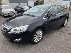 Saphirschwarz/black sapphire Gebraucht 2010 Opel Astra Cosmo Kleinwagen | 5.700 € (Fairer Preis)