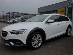 Weiß Gebraucht 2018 Opel Insignia Country Tourer Limousine | 21.590 € (Etwas zu teuer)