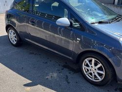 Grün Gebraucht 2010 Opel Corsa Edition Kleinwagen | 2.250 € (Fairer Preis)