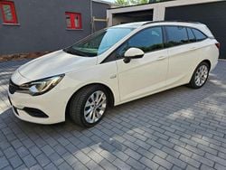 Weiß Gebraucht 2020 Opel Astra Ultimate Kombi | 13.700 € (Fairer Preis)