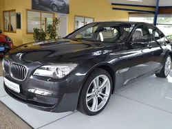 Grau Gebraucht 2014 BMW 740 M Sport Limousine | 25.880 € (Teuer)