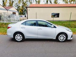 Silber Gebraucht 2018 Toyota Corolla Limousine | 14.800 €