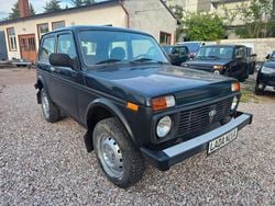 Grün Gebraucht 2012 Lada niva SUV | 5.500 € (Superpreis)