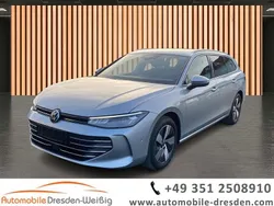 Silber Gebraucht 2024 VW Passat Kombi | 33.980 € (Guter Preis)