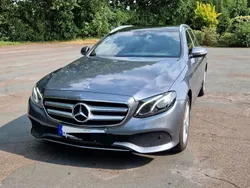 Grau Gebraucht 2017 Mercedes E220 Avantgarde Limousine | 22.500 € (Fairer Preis)