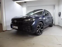 Blau Gebraucht 2024 VW Touareg R-line SUV | 79.950 € (Teuer)