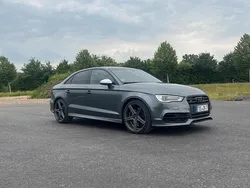 Grau Gebraucht 2016 Audi S3 Design Limousine | 33.000 €