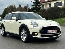 Weiß Gebraucht 2021 Mini Clubman Kombi | 15.999 €