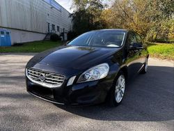 Schwarz Gebraucht 2011 Volvo S60 Limousine | 5.899 €