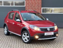 Rot Gebraucht 2011 Dacia Sandero Stepway Limousine | 6.999 €