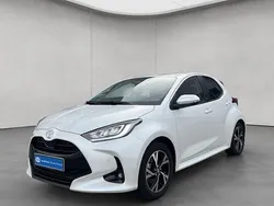 Weiß Gebraucht 2024 Toyota Yaris Team Limousine | 22.990 €