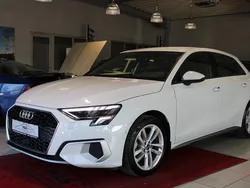 Weiss Gebraucht 2023 Audi A3 Sportback Sport Kombi | 26.300 € (Superpreis)