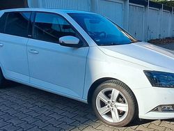 Weiß Gebraucht 2016 Skoda Fabia Joy Kleinwagen | 10.400 € (Guter Preis)