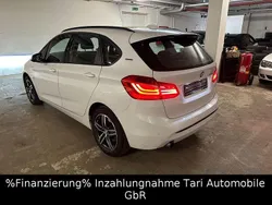 Weiß Gebraucht 2017 BMW 225 Active Tourer Sport Line Van / Kleinbus | 14.780 € (Fairer Preis)