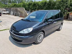Grau Gebraucht 2009 Peugeot 807 Van / Kleinbus | 2.299 € (Fairer Preis)