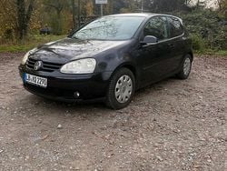 Schwarz Gebraucht 2005 VW Golf V Limousine | 1.600 € (Guter Preis)