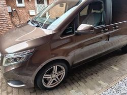 Braun Gebraucht 2016 Mercedes V250 Edition Van / Kleinbus | 31.300 € (Superpreis)