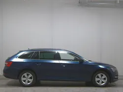 Blau Gebraucht 2022 Skoda Superb Ambition Kombi | 14.690 € (Guter Preis)