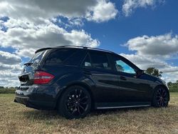 Schwarz Gebraucht 2006 Mercedes ML500 SUV | 13.500 € (Teuer)