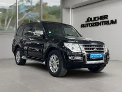 Schwarz Gebraucht 2017 Mitsubishi Pajero Top SUV | 31.990 € (Guter Preis)