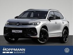 Silber (oyster silver metallic) Gebraucht 2025 VW Tiguan R-line SUV | 64.480 €