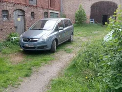 Blau Gebraucht 2006 Opel Zafira Van / Kleinbus | 2.999 € (Guter Preis)
