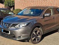Grau Gebraucht 2015 Nissan Qashqai 360º SUV | 10.250 € (Fairer Preis)