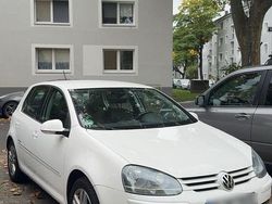 Weiß Gebraucht 2008 VW Golf V Kleinwagen | 2.300 € (Guter Preis)