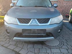 Grau Gebraucht 2007 Mitsubishi Outlander SUV | 2.600 € (Fairer Preis)