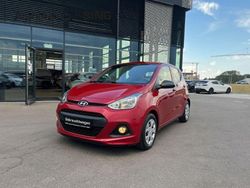 Red passion Gebraucht 2015 Hyundai i10 Classic Kleinwagen | 7.390 € (Etwas zu teuer)