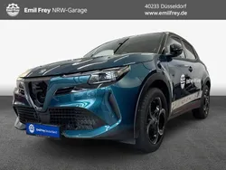 Blau Gebraucht 2024 Alfa Romeo Junior Edizione Speciale Limousine | 34.490 € (Fairer Preis)