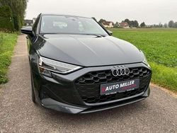 Manhattangrau metallic Neu 2025 Audi A3 Sportback Kleinwagen | 32.590 € (Superpreis)