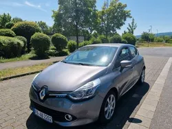 Grau Gebraucht 2016 Renault Clio IV Experience Kleinwagen | 9.999 € (Fairer Preis)