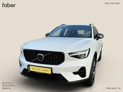 Weiß Gebraucht 2024 Volvo XC40 Plus SUV | 35.900 € (Guter Preis)