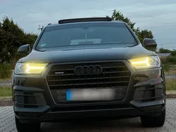 Schwarz Gebraucht 2016 Audi Q7 Black Edition SUV | 36.000 €