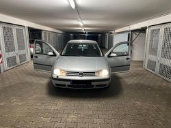 Silber Gebraucht 2001 VW Golf IV Kleinwagen | 2.800 € (Etwas zu teuer)