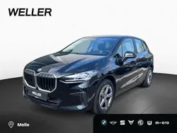 Saphirschwarz (schwarz) Gebraucht 2022 BMW 218 Active Tourer Performance Van / Kleinbus | 23.950 € (Guter Preis)