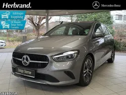 Grau Gebraucht 2023 Mercedes B200 Progressive Van / Kleinbus | 29.980 € (Fairer Preis)